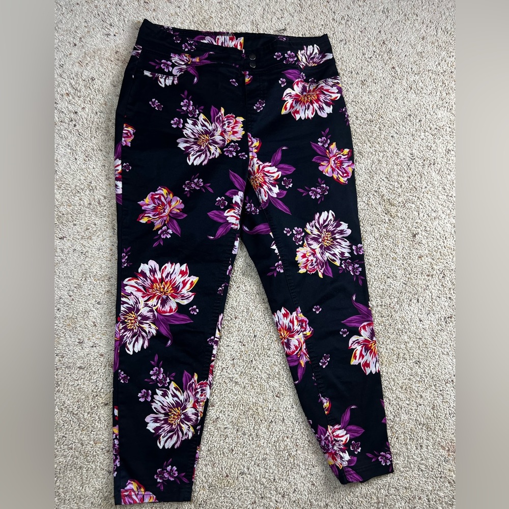 Plus Size Black Floral Stretchy Jegging